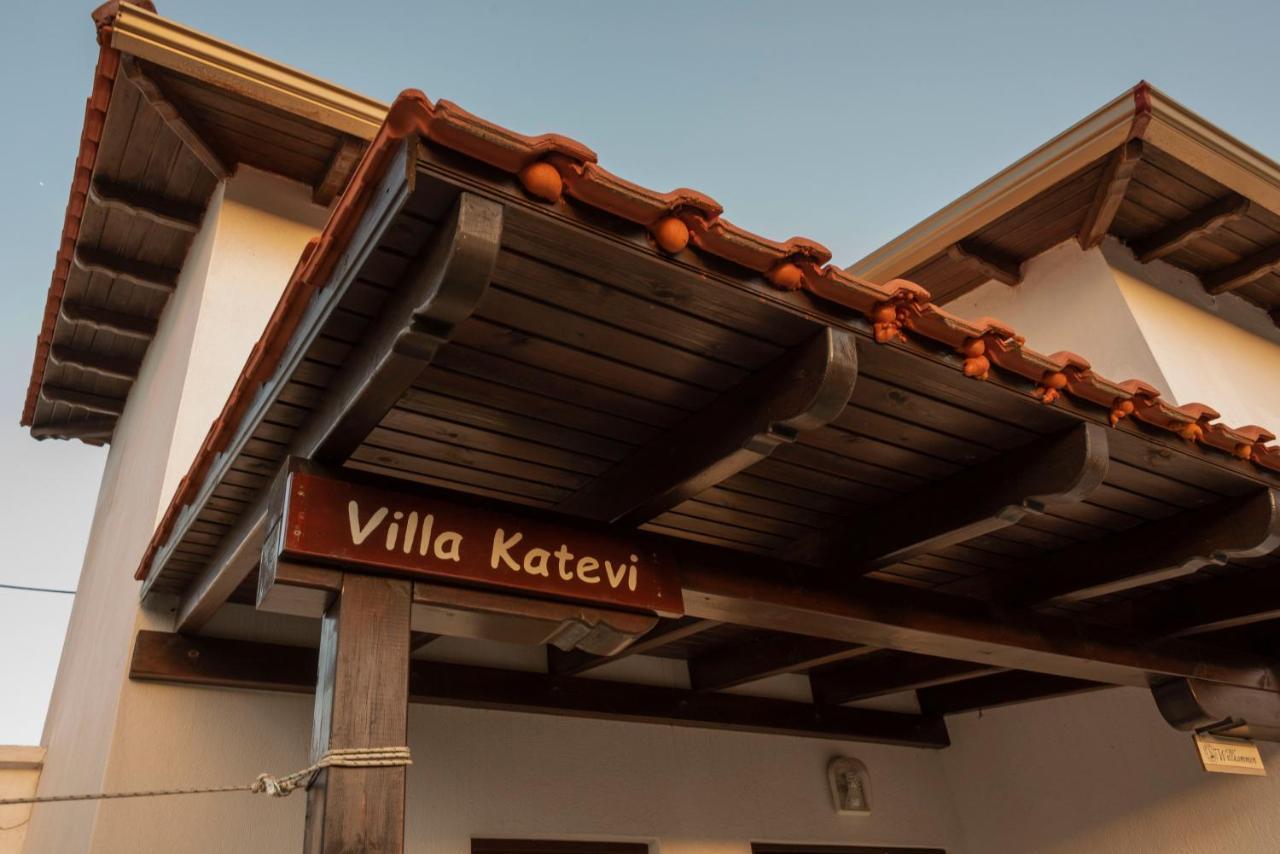 Katevi Luxury Seafront Villa Ierissos Exterior photo